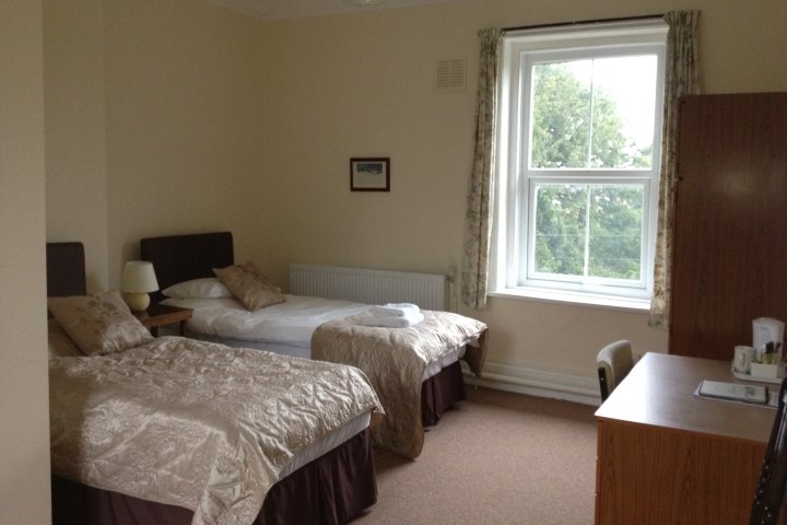 Twin Bedroom